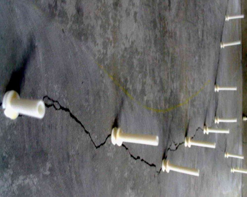 Cracks Injection (1)