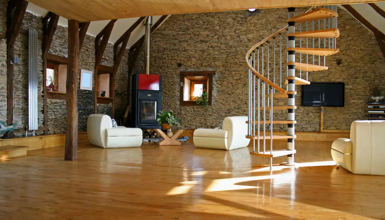 Wood Varnishing